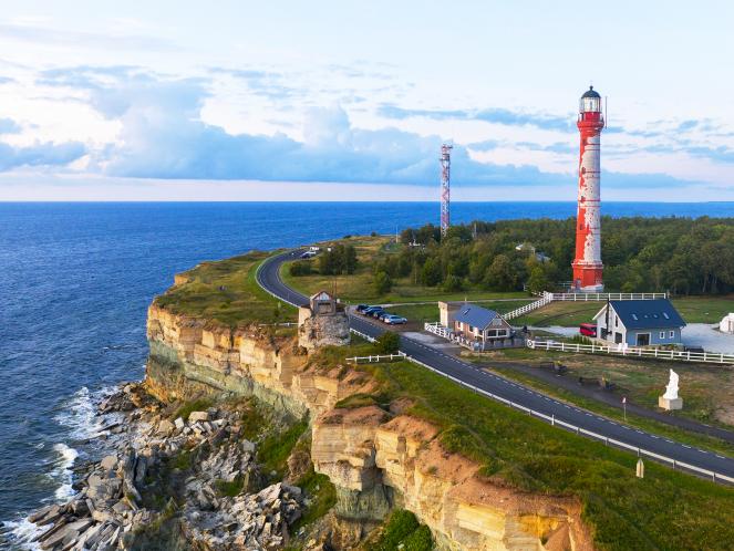 image_Leuchtturm und Steilküste von Pakri