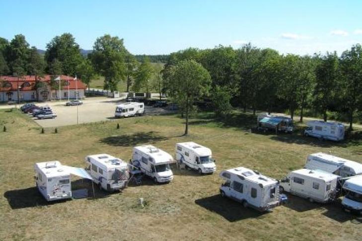 „Saka Manor“ kempingas ir kemperių aikštelė slide-3