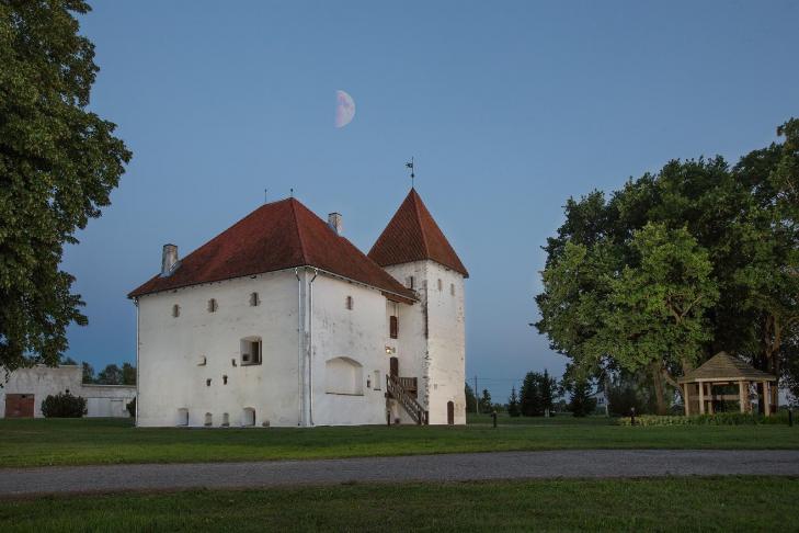 Purtse Fortress & Restaurant Von Taube slide-1