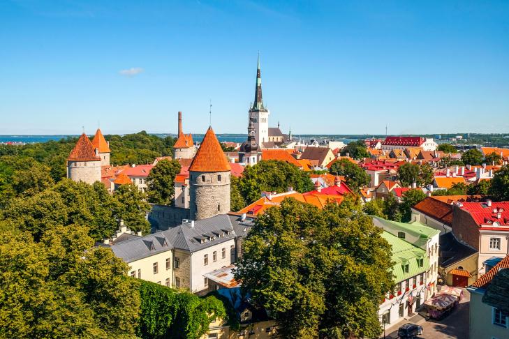 Tallinn Old Town slide-1