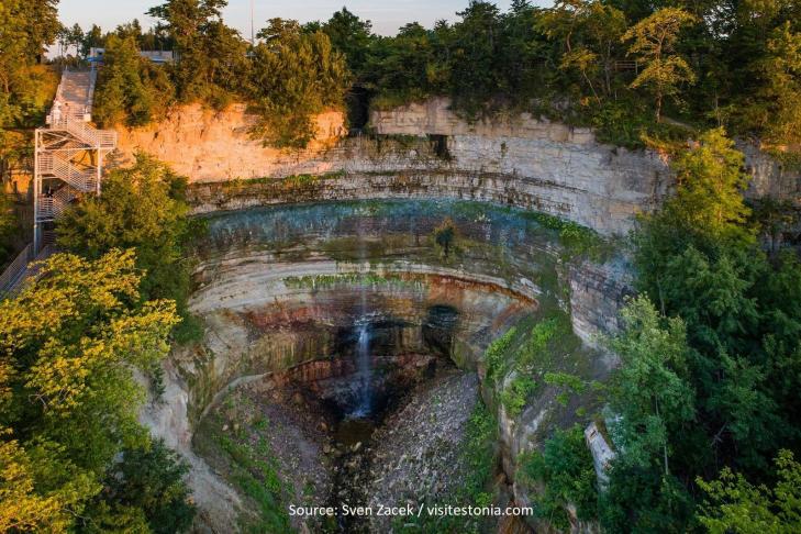 Der Wasserfall Valaste slide-1