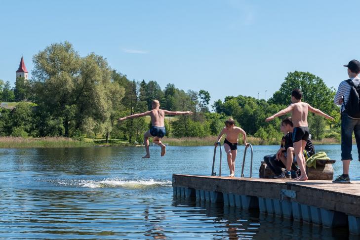 Ööbikuorg (Ēbiku ieleja) un Reuges ezeri slide-13